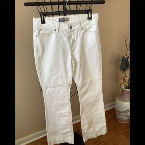 Levi Jeans White , Bootcut. Misses 8 Short.